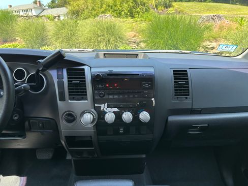 Used 2013 Toyota Tundra 4x4 Double Cab w/ Tow Pkg image 28