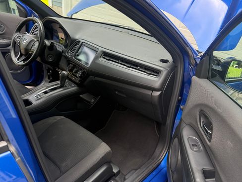 Used 2019 Honda HR-V Sport image 13