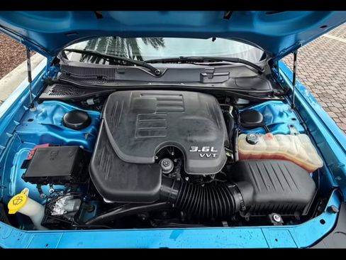 Used 2018 Dodge Challenger SXT Plus RWD image 8
