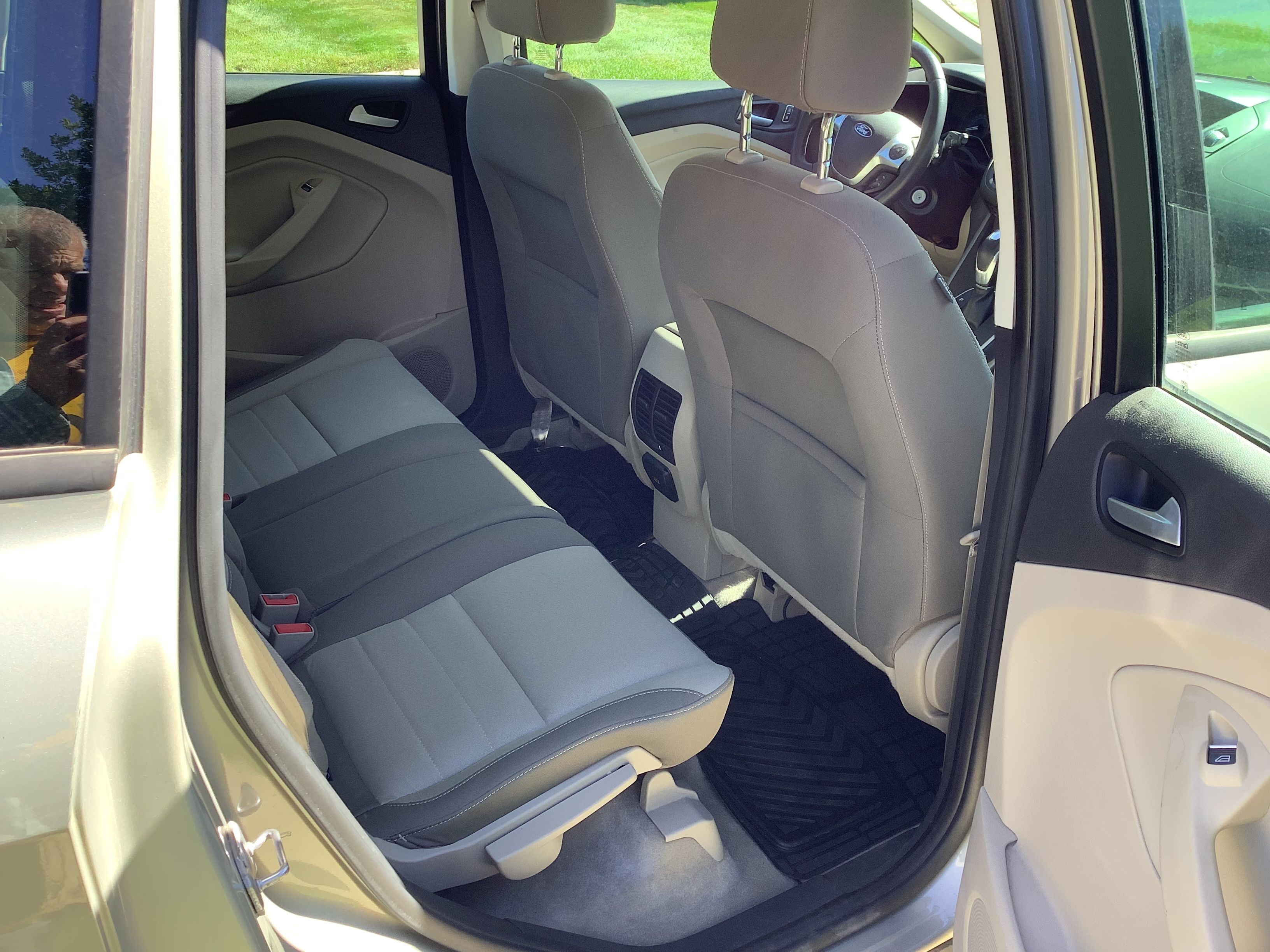 Used 2015 Ford C-MAX SE FWD image 12