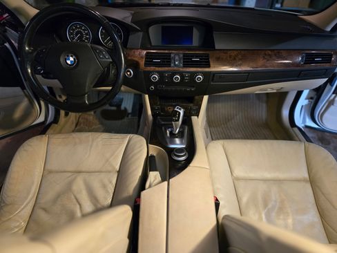 Used 2008 BMW 528xi Sedan image 9
