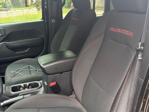 Used 2019 Jeep Wrangler Unlimited Rubicon AWD/4WD image 12