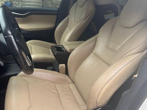 Used 2016 Tesla Model X Performance image 10