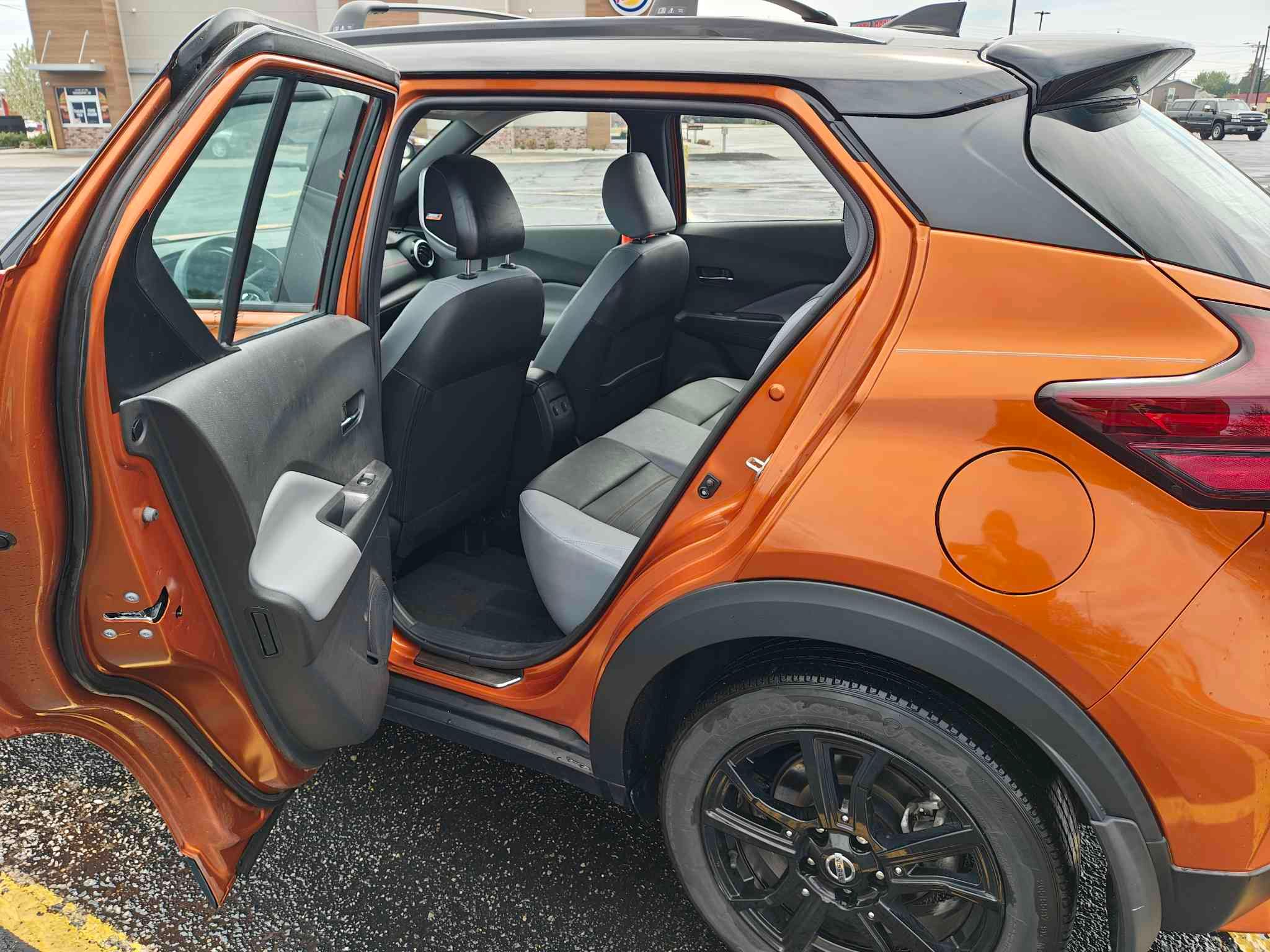 Used 2021 Nissan Kicks SR w/ SR Premium Package FWD image 17