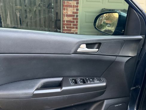 Used 2017 Kia Sportage EX w/ EX Technology Package image 16