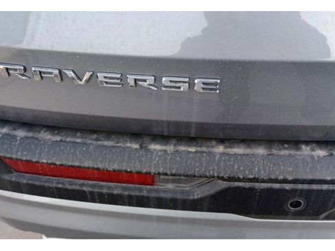 Used 2025 Chevrolet Traverse LT w/ Driver Confidence Package image 9