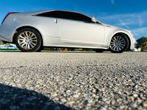 Used 2011 Cadillac CTS Premium image 15