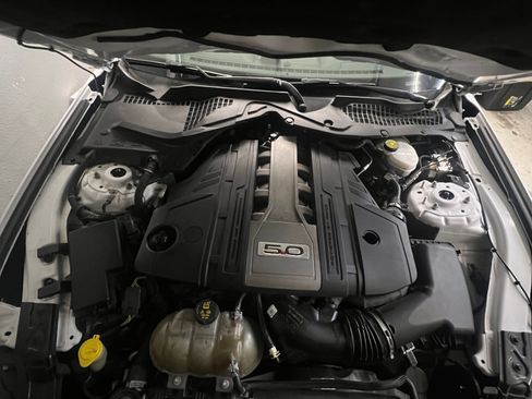 Used 2018 Ford Mustang GT Premium image 19