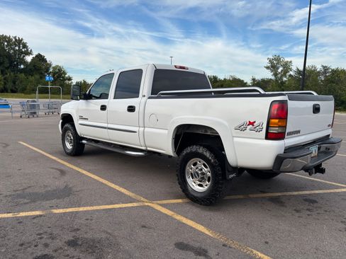 Used 2006 GMC Sierra 2500 W/T w/ Skid Plate Package image 10