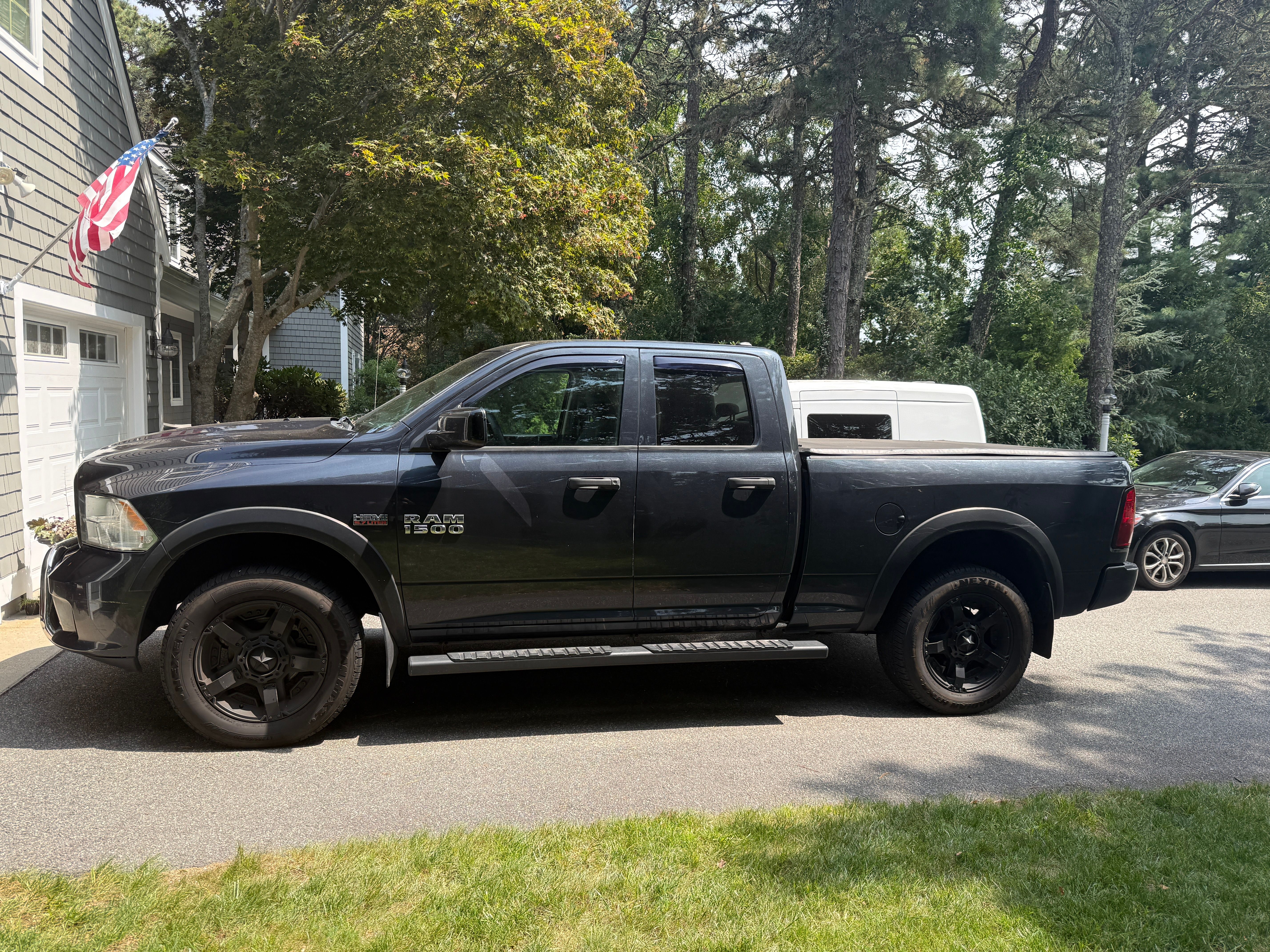 Used 2013 RAM 1500 Express AWD/4WD image 1