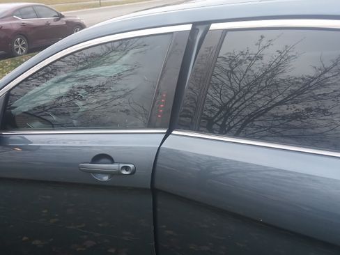 Used 2010 Ford Taurus SEL image 10