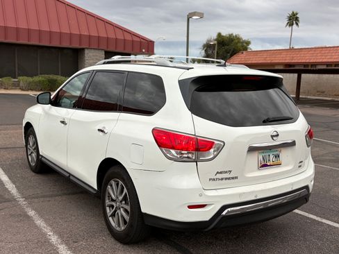 Used 2016 Nissan Pathfinder SV image 5