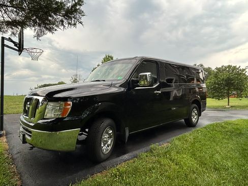 Used 2016 Nissan NV 3500 SV w/ SV Technology Package RWD image 1