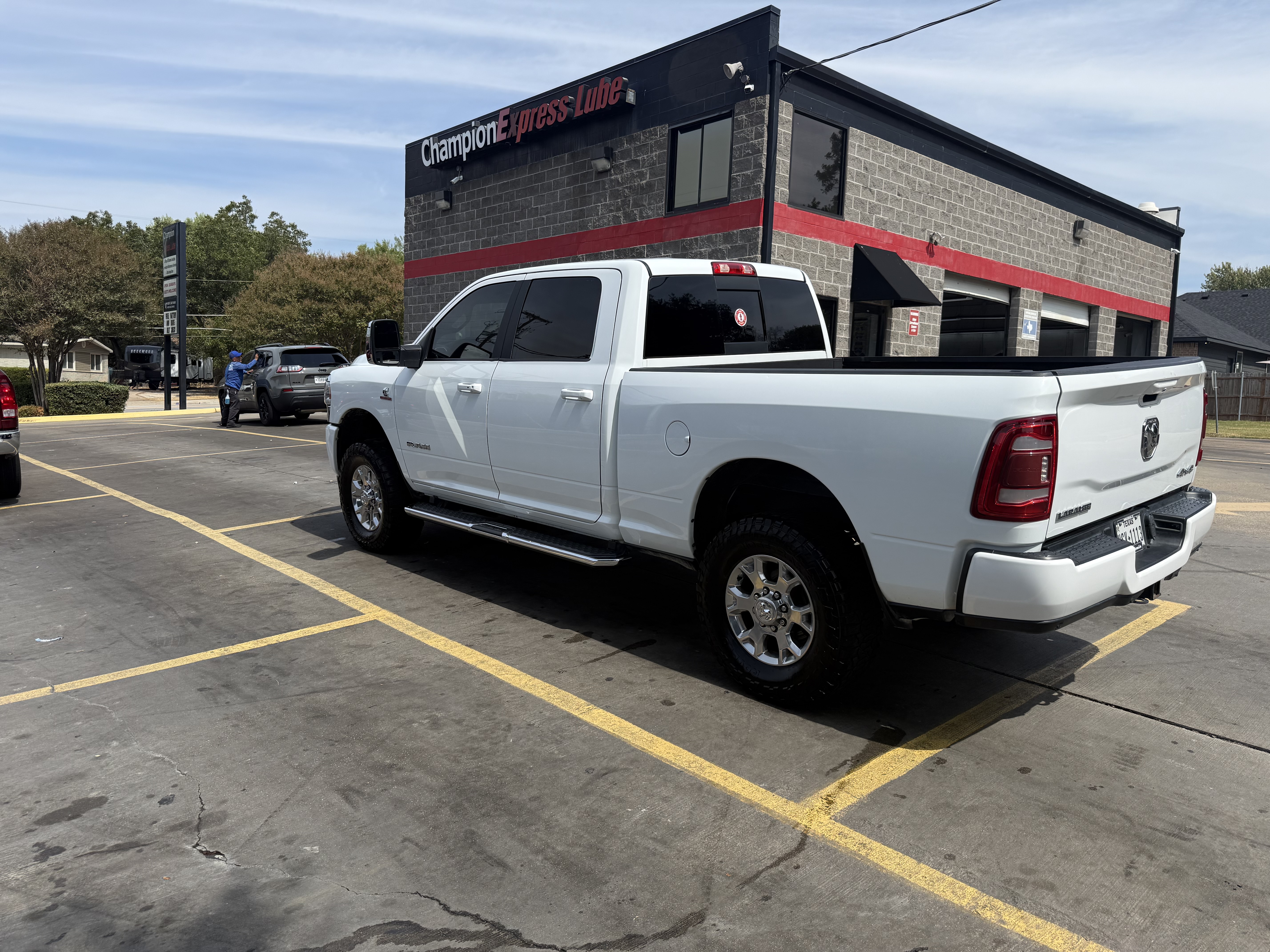 Used 2023 RAM 2500 Laramie AWD/4WD image 9