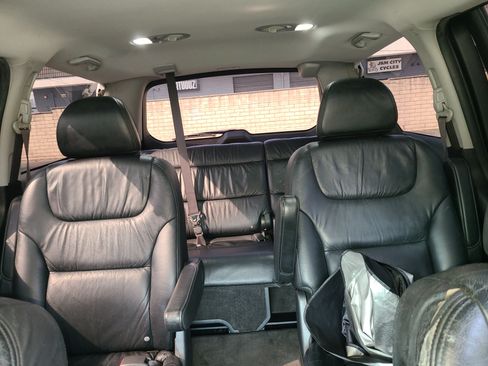 Used 2005 Honda Odyssey Touring image 2