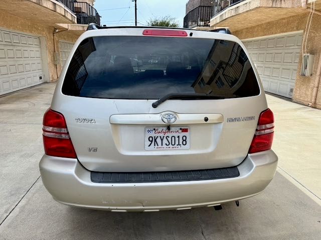 Used 2002 Toyota Highlander 2WD V6 w/ Appearance Pkg image 8