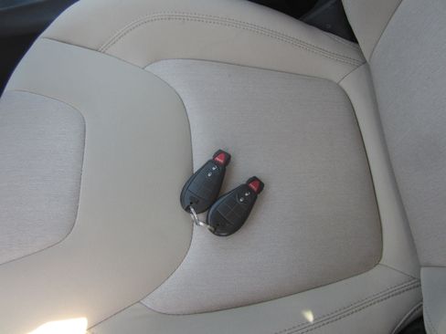 Used 2016 Jeep Cherokee Sport AWD/4WD image 14