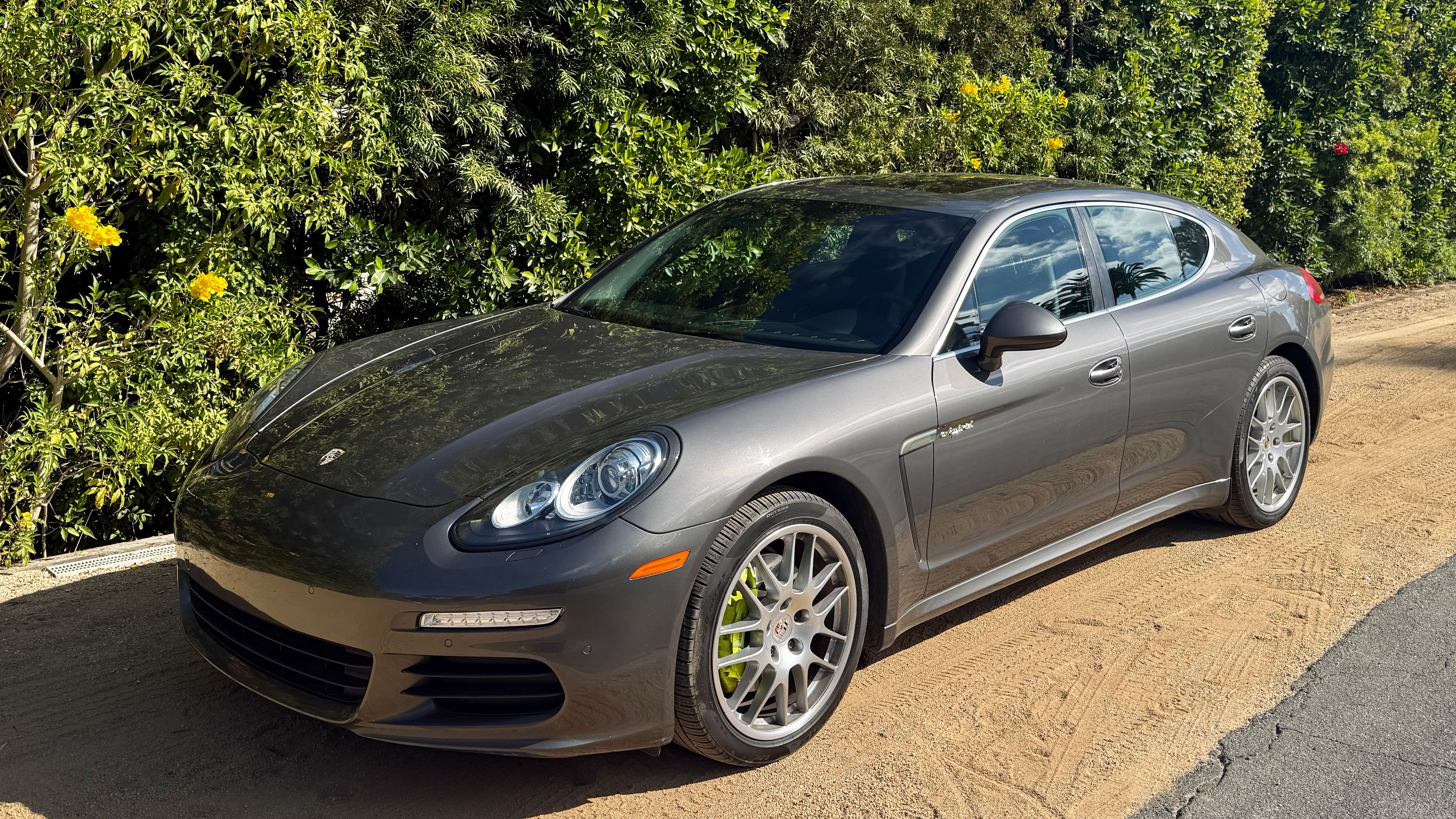 Used 2016 Porsche Panamera S RWD image 1