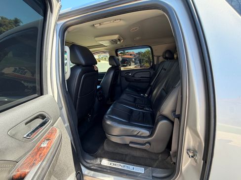 Used 2007 GMC Yukon XL Denali AWD/4WD image 11