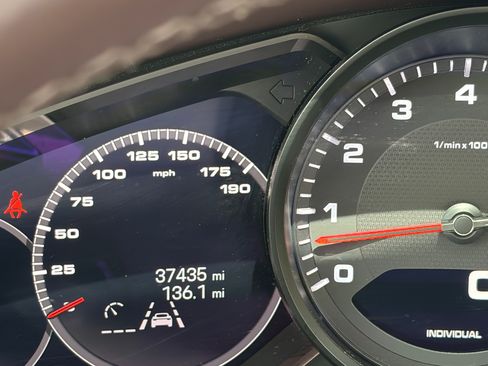 Used 2023 Porsche Panamera image 5