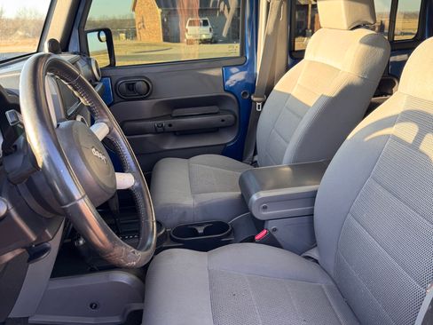 Used 2009 Jeep Wrangler Unlimited Sahara w/ Dual Top Group image 9