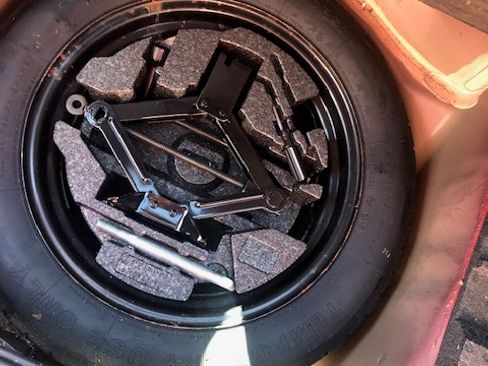 Used 2011 Subaru Outback 2.5i AWD/4WD image 2