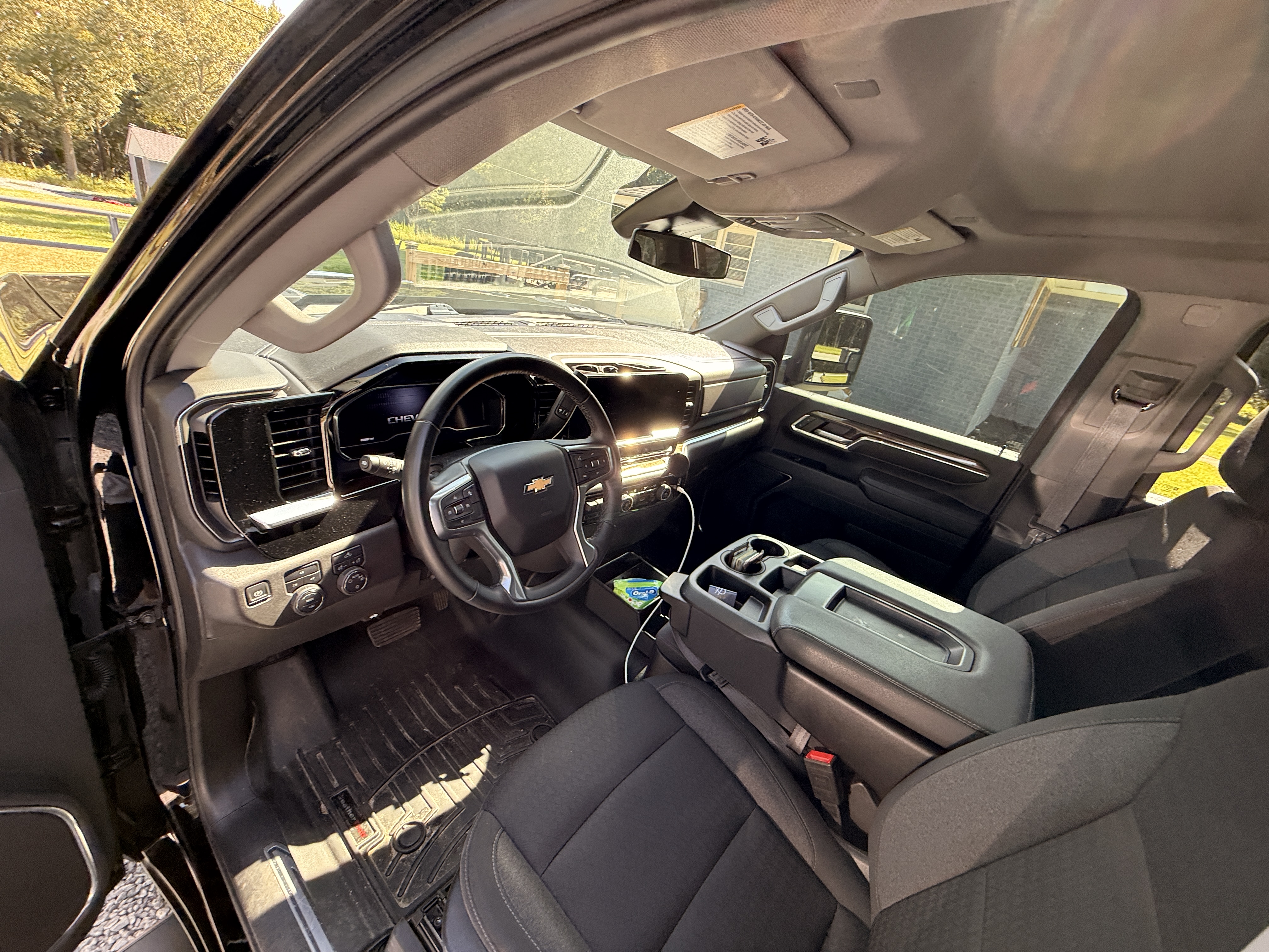 Used 2024 Chevrolet Silverado 2500 LT AWD/4WD image 15