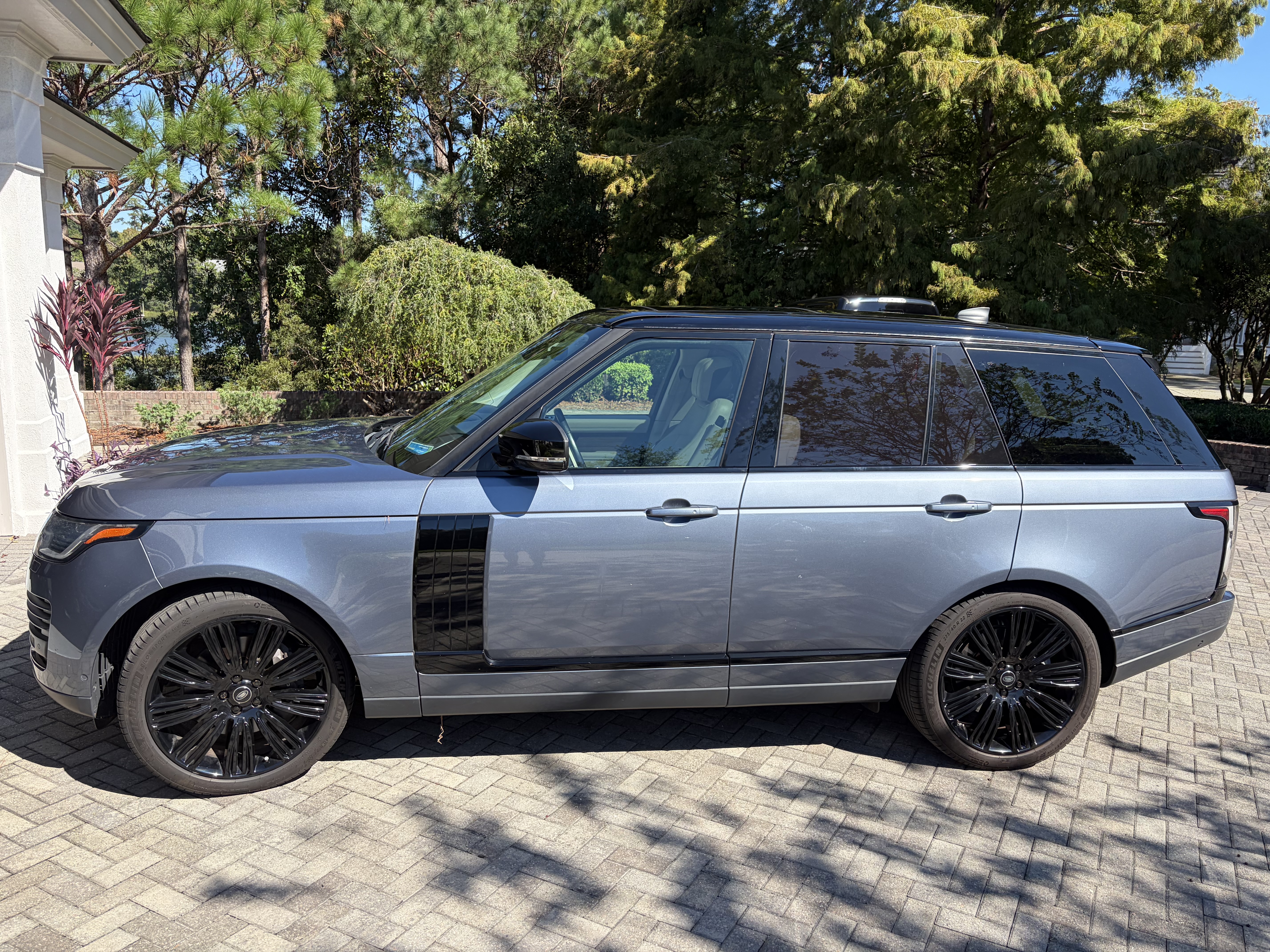Used 2019 Land Rover Range Rover HSE AWD/4WD image 1