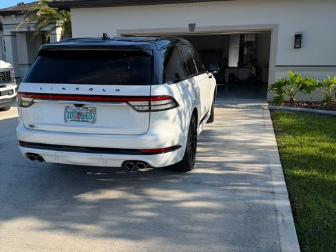 Used 2024 Lincoln Aviator Black Label AWD/4WD image 6