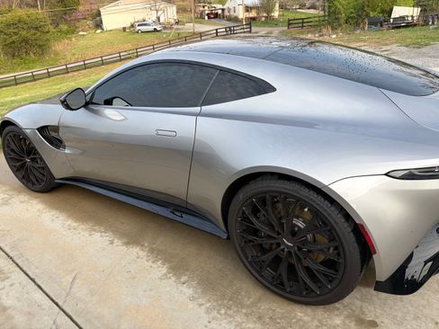 Used 2022 Aston Martin V8 Vantage Coupe image 8