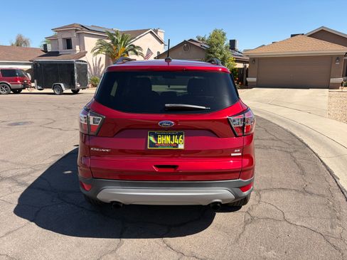 Used 2018 Ford Escape SE w/ SE Sync 3 Package FWD image 8