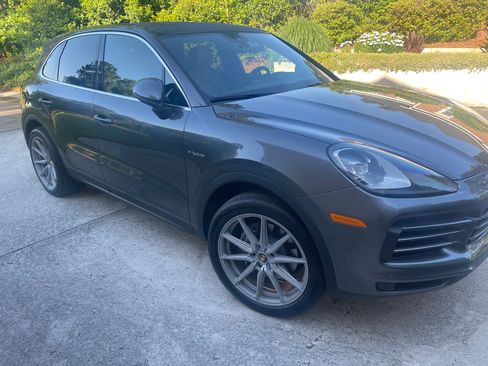 Used 2021 Porsche Cayenne E-Hybrid AWD/4WD image 1