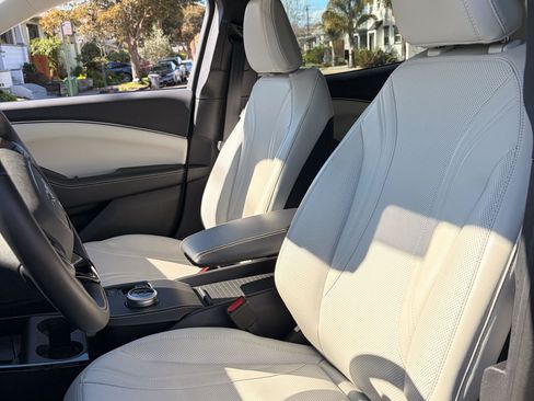 Used 2023 Ford Mustang Mach-E Premium image 9