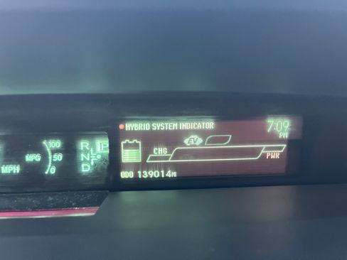 Used 2015 Toyota Prius Four w/ Deluxe Solar Roof Package FWD image 16
