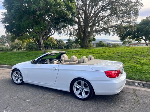 Used 2011 BMW 328i 328i Convertible 2D image 2