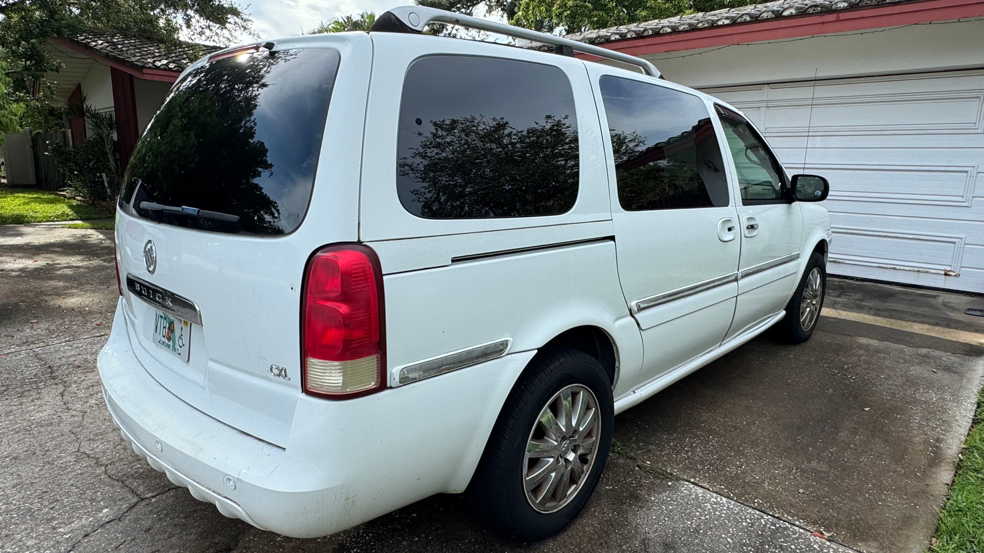 Used 2005 Buick Terraza CXL FWD image 16