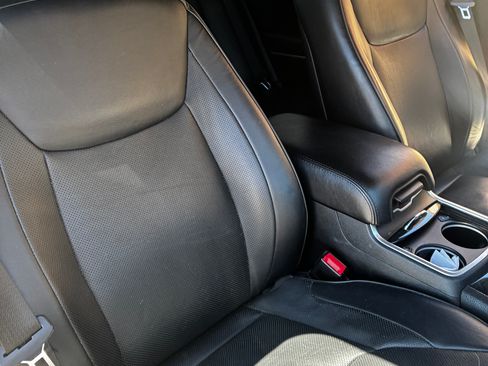 Used 2012 Chrysler 300 C w/ 19-Premium Speaker Group RWD image 12