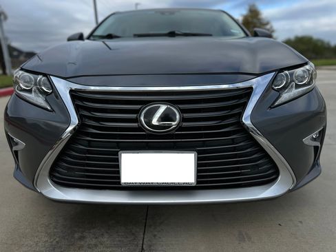 Used 2017 Lexus ES 350 350 Sedan 4D image 2