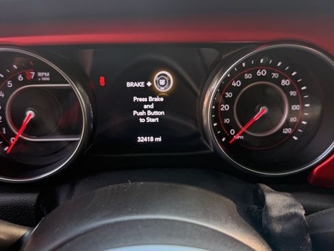 Used 2021 Jeep Wrangler Unlimited Rubicon AWD/4WD image 11