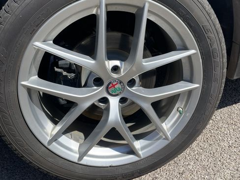 Used 2018 Alfa Romeo Stelvio Sport w/ Quick Order Package 22J Sport AWD/4WD image 15