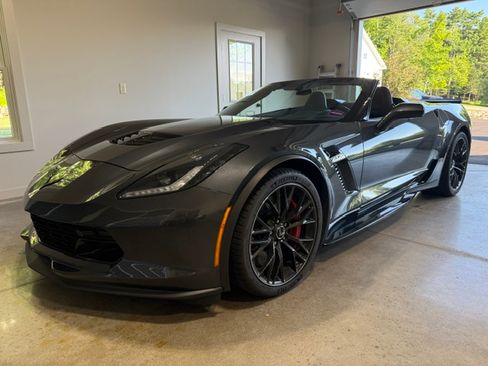 Used 2017 Chevrolet Corvette Z06 RWD image 5
