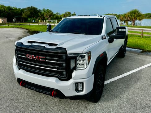 Used 2023 GMC Sierra 2500 AT4 w/ AT4 Preferred Package AWD/4WD image 13