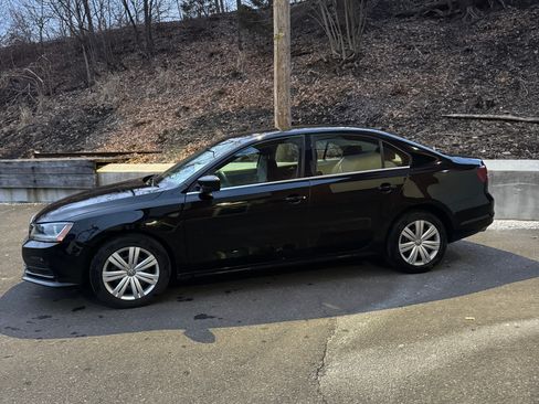 Used 2017 Volkswagen Jetta S image 5