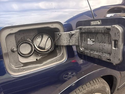 Used 2022 BMW X7 M50i image 22