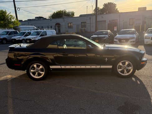 Used 2007 Ford Mustang Premium RWD image 8
