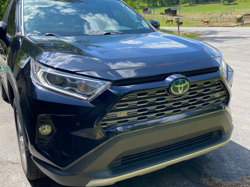 Used 2020 Toyota RAV4 Limited w/ Limited Grade Weather Package AWD/4WD image 6