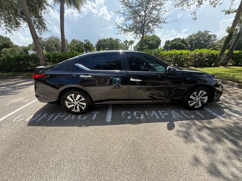Used 2021 Nissan Altima 2.5 S FWD image 2