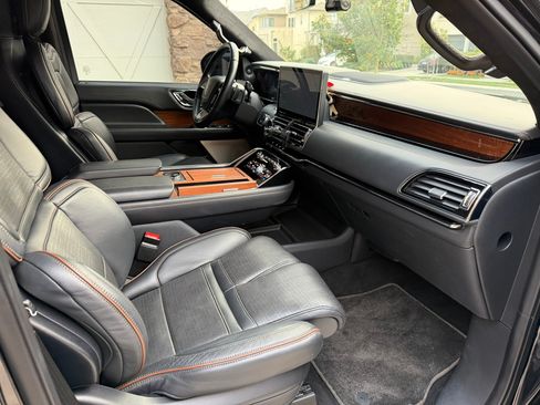 Used 2022 Lincoln Navigator Black Label image 10