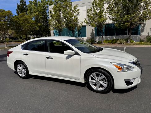 Used 2013 Nissan Altima 2.5 SV image 5
