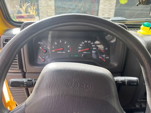 Used 2002 Jeep Wrangler X image 13